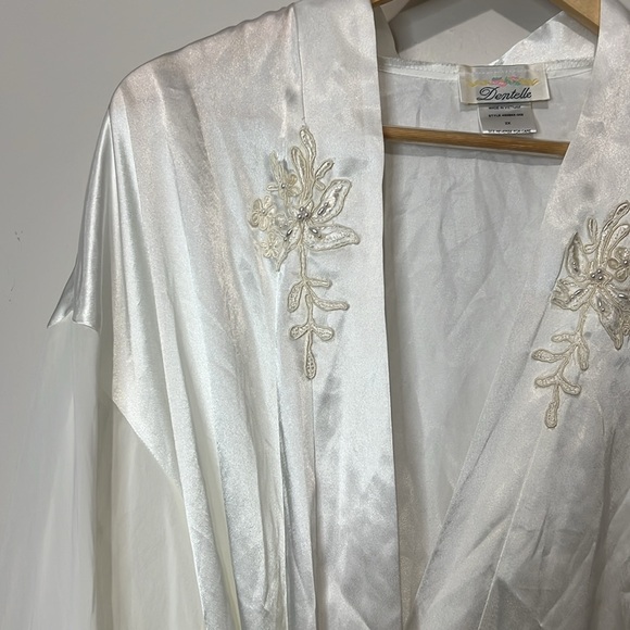 Dentelle Robe - Picture 3 of 8